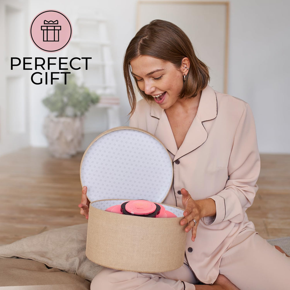 Accesorios completos con espejo y pinceles para retoques.