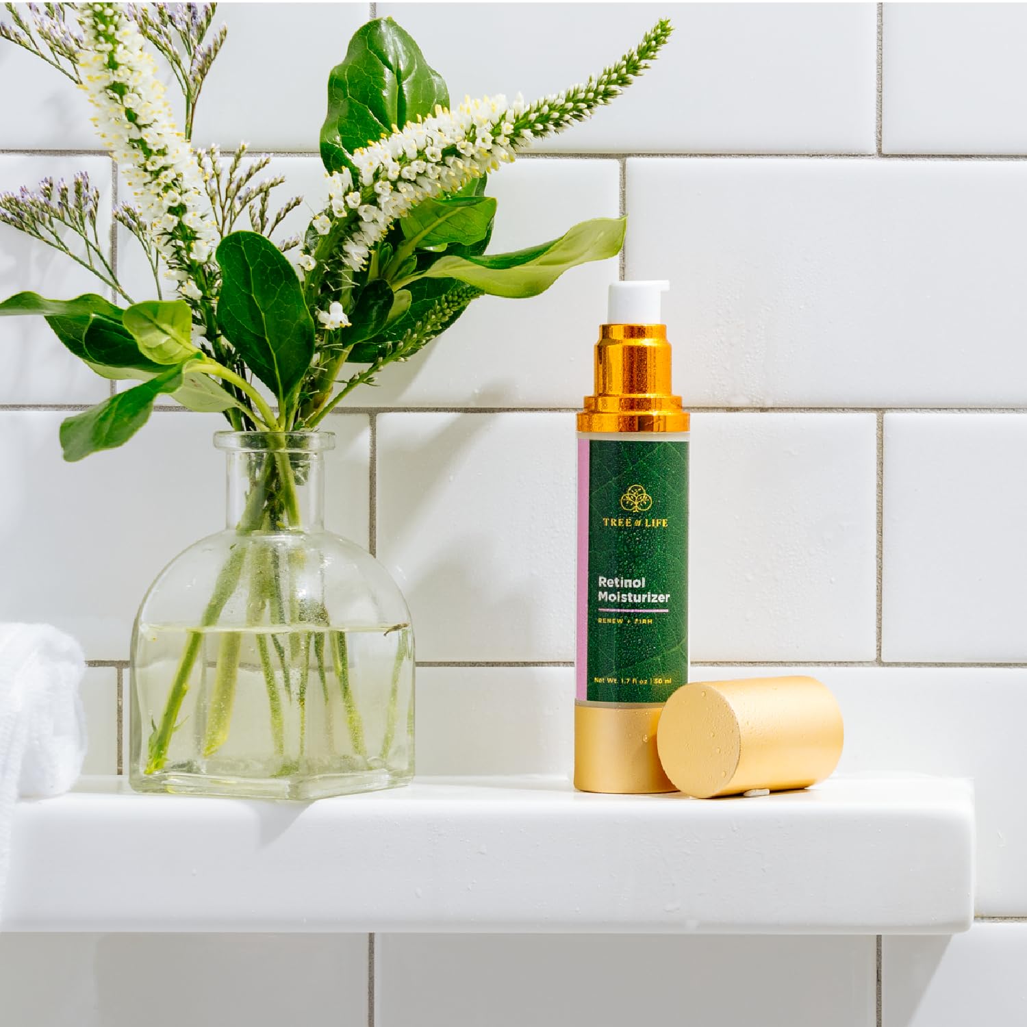 Tree of Life Beauty Moisturizer rostro-cuello-decollete ayuda a una piel suave.