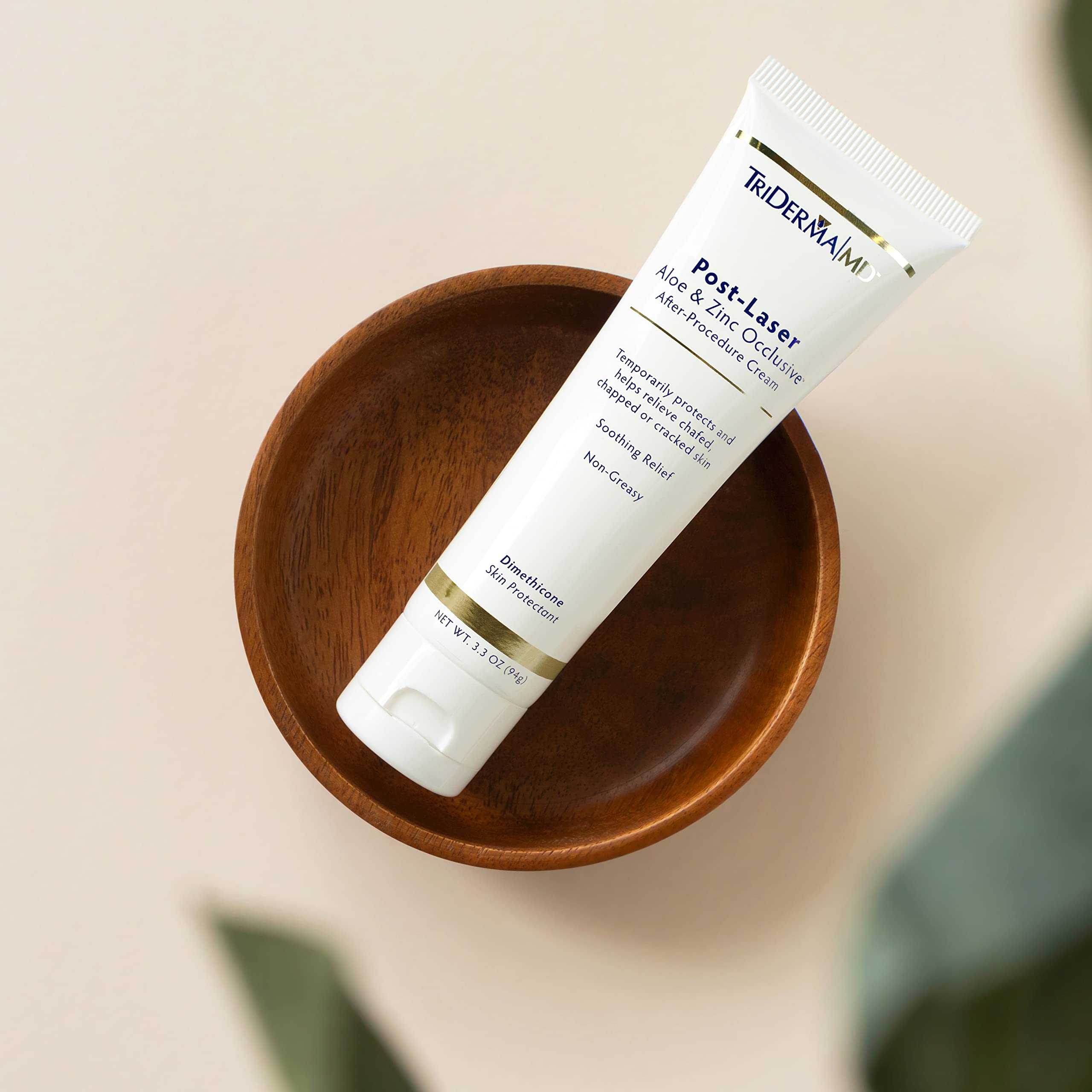 Protección con TriDerma Post Laser Aloe & Zinc tras procedimientos estéticos.