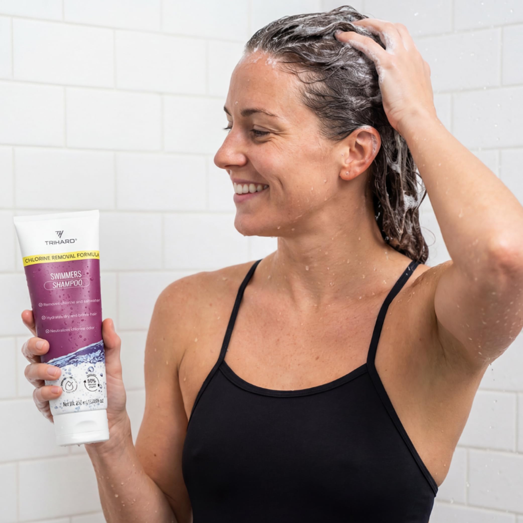 TRIHARD champú uso exterior tras piscina, cabello más manejable.