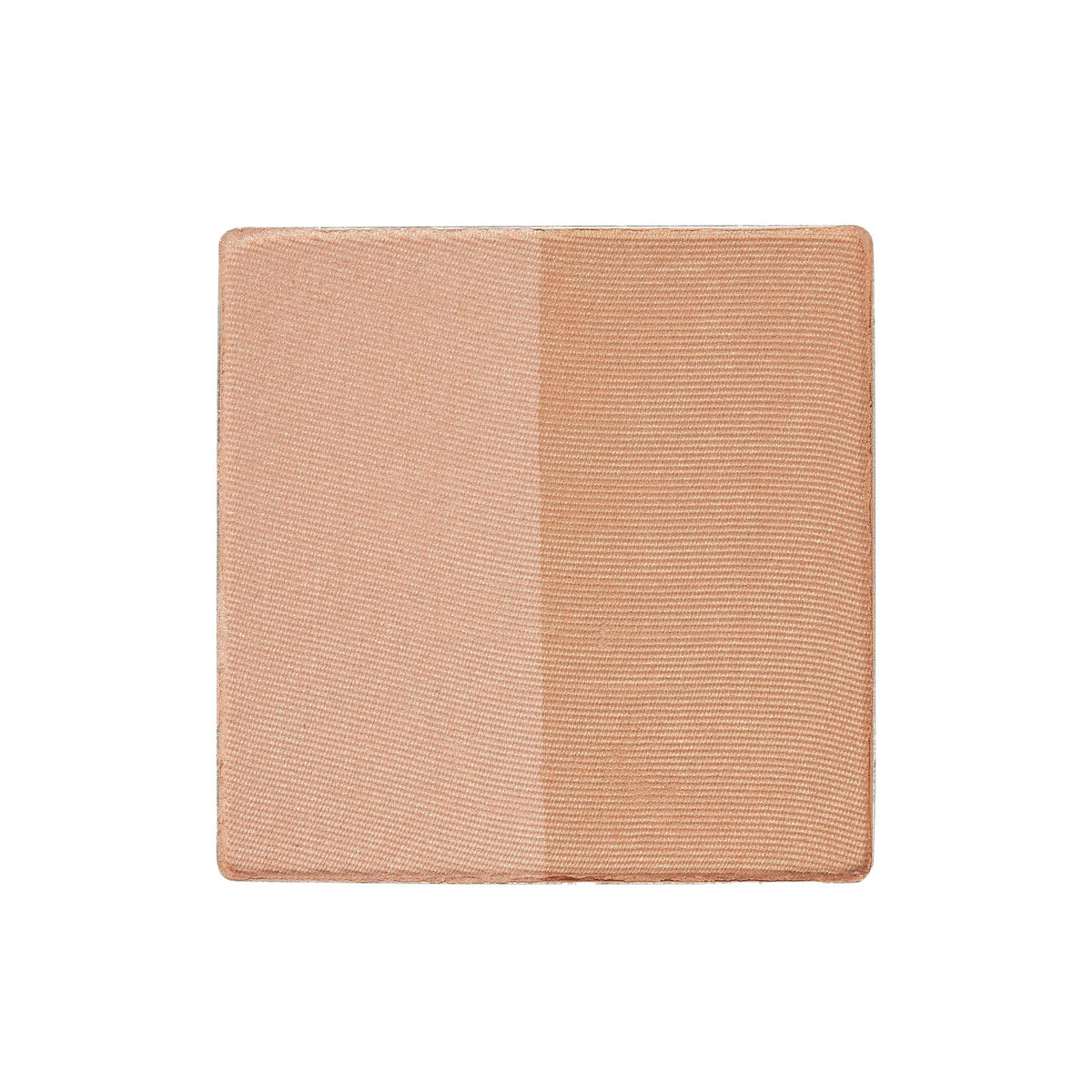 Trish McEvoy Dual Resort Bronzer Refill en compacto de dos niveles para un bronceado uniforme.