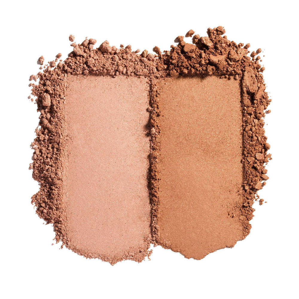 Detalle-textura del Bronzer Refill de Trish McEvoy para un acabado satinado suave.