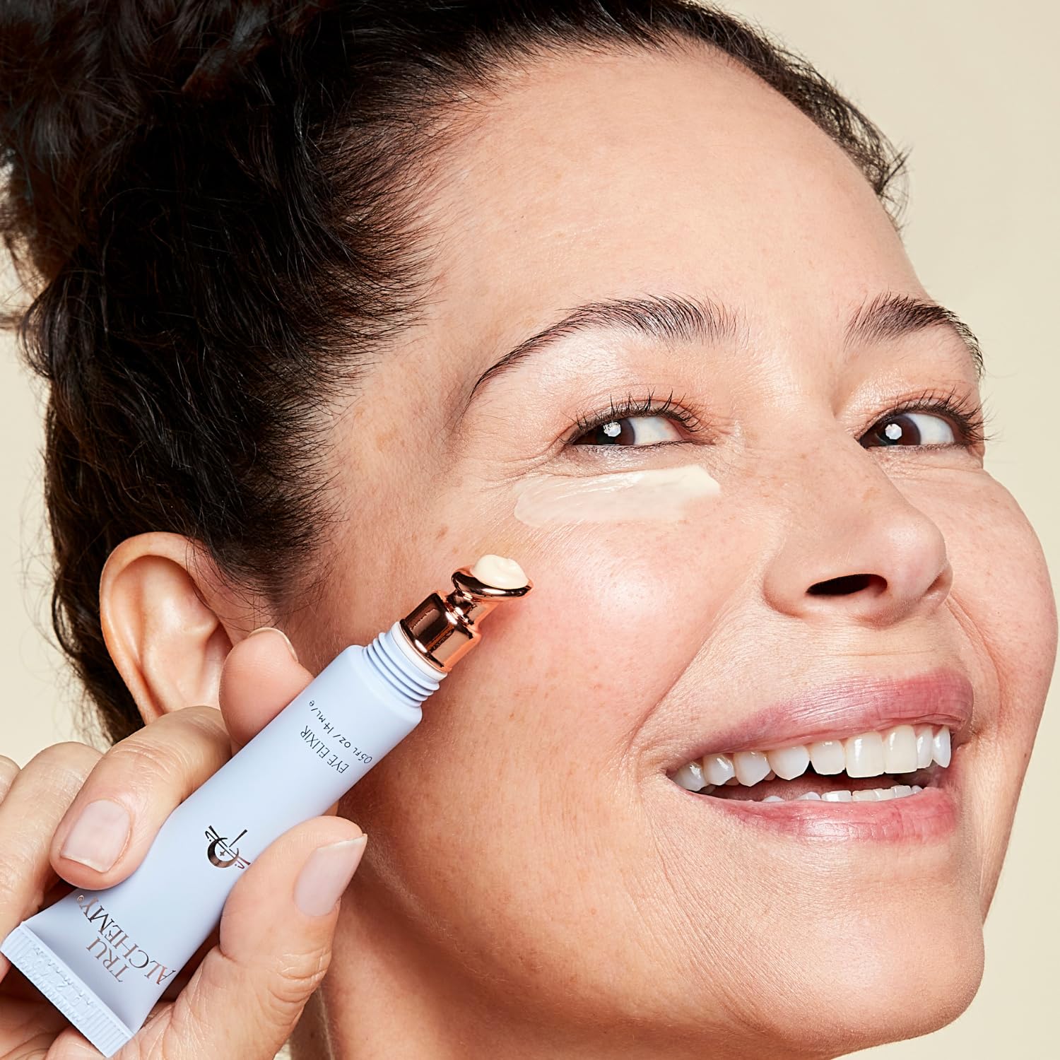 Tru Alchemy Eye Elixir ingredientes naturales para contorno de ojos