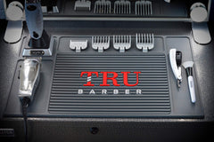TRU BARBER tapete organizador superficie antideslizante para mayor seguridad.