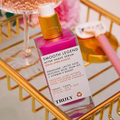 Textura ligera de Truly Smooth Legend para absorción rápida sin residuo.