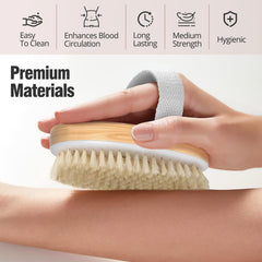 Cepillo Tskcos con mango de madera ergonómico para un agarre cómodo.