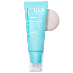 Primer filtrante hidratante de TULA suaviza tono desigual para un acabado luminoso.