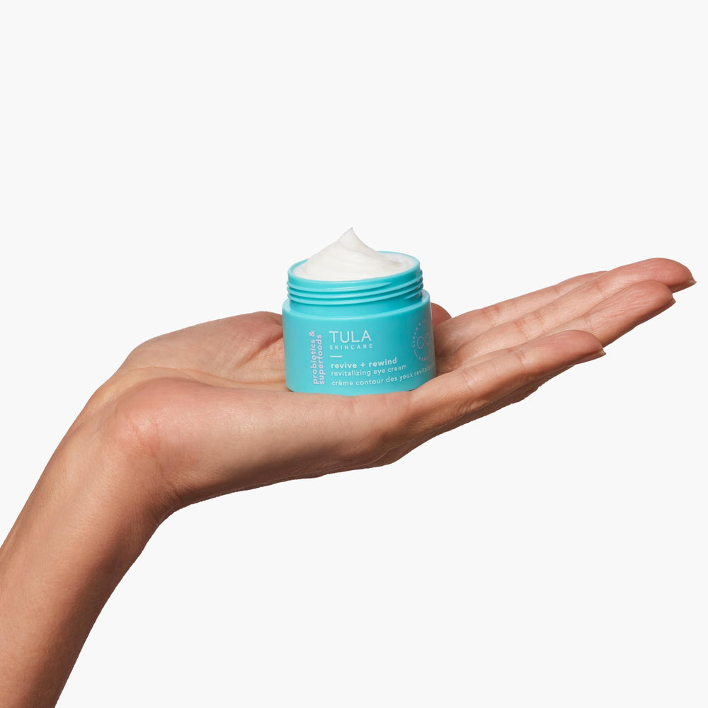 Aplicación nocturna de TULA Revive & Rewind para revitalizar la mirada