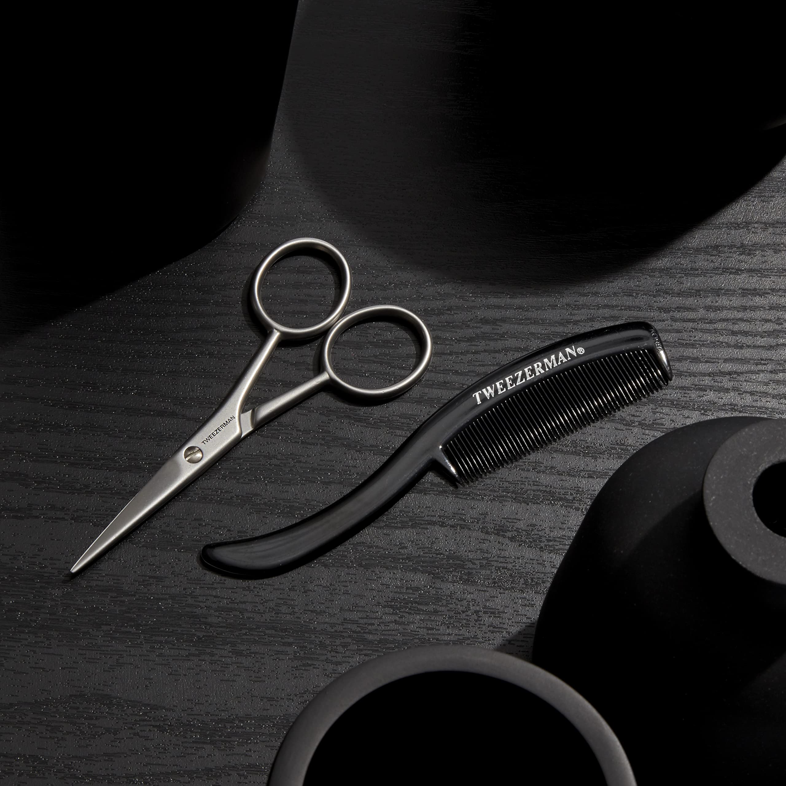 Estuche negro Tweezerman G.E.A.R.: herramientas para retoques en cualquier lugar