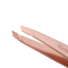 Tweezerman Rose Gold Petite Slant: saisit chaque poil avec précision.
