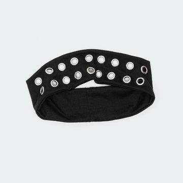 Uchyius diadema con ojales negro para completar estilos nocturnos.