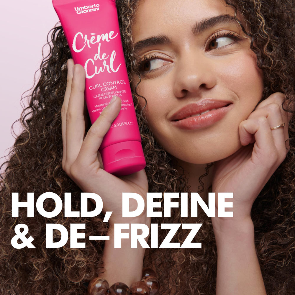 Textura cremosa de Umberto Giannini Creme De Curl para control del frizz