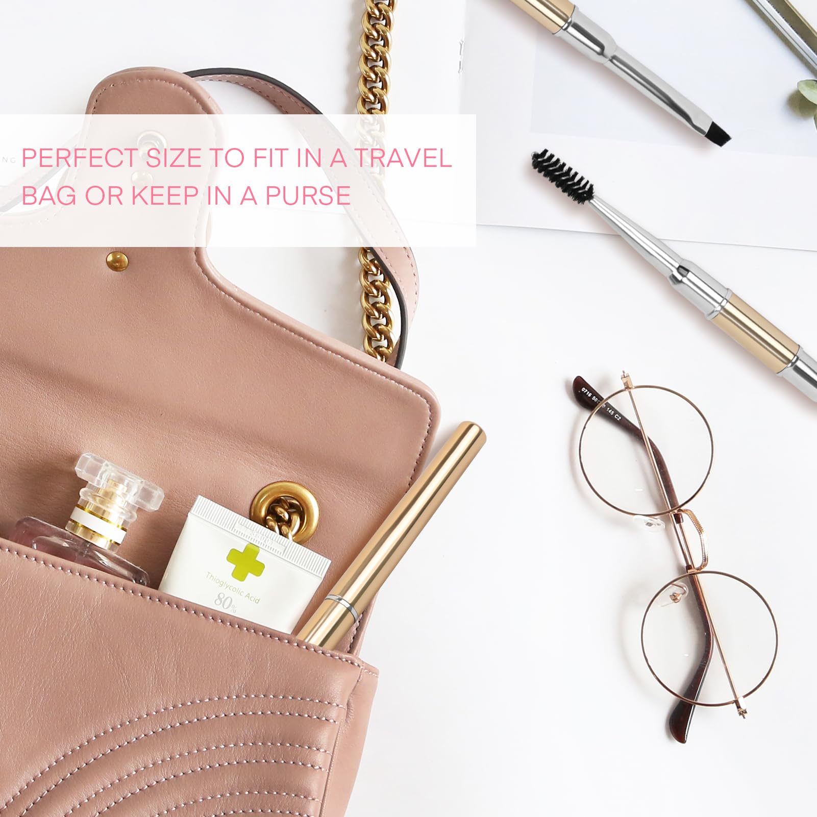 Accesorio de Unaone perfecto para retoques en viaje o frente al espejo.