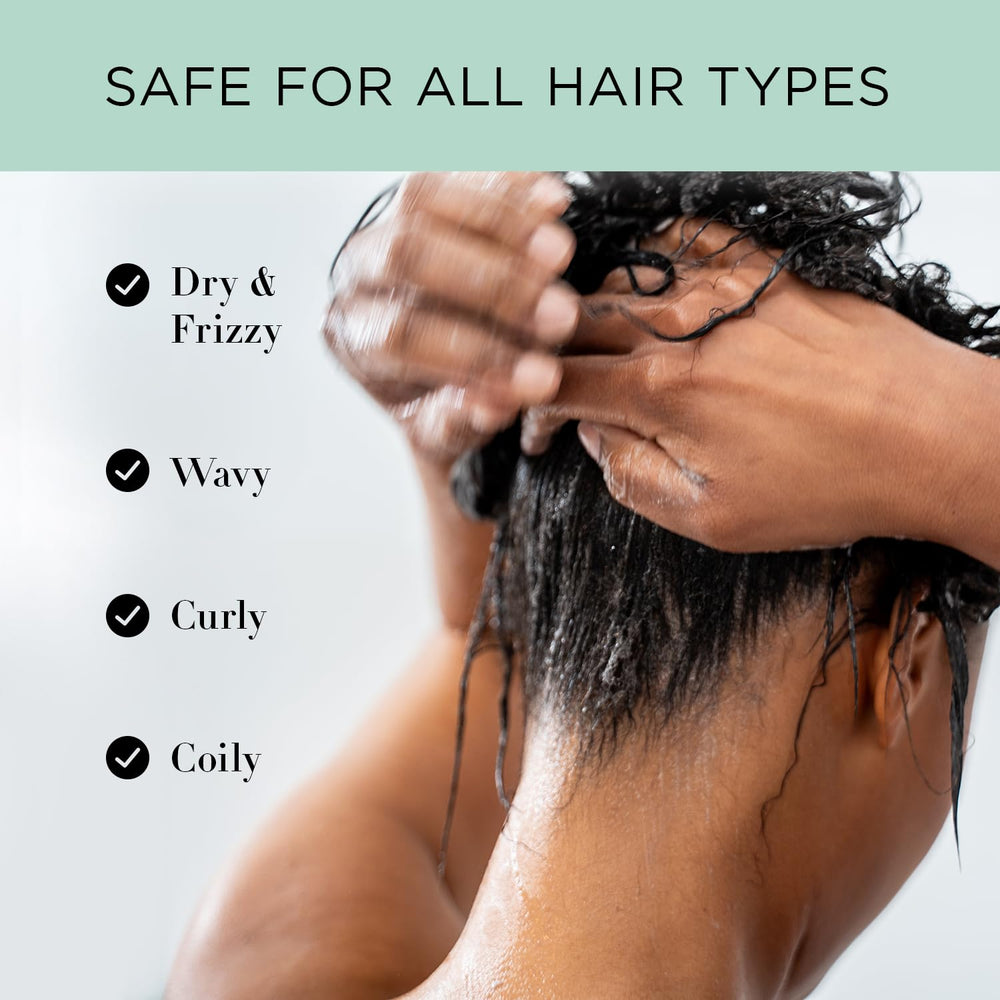 Rizos definidos con Unwash Bio-Limpiador-Acondicionador