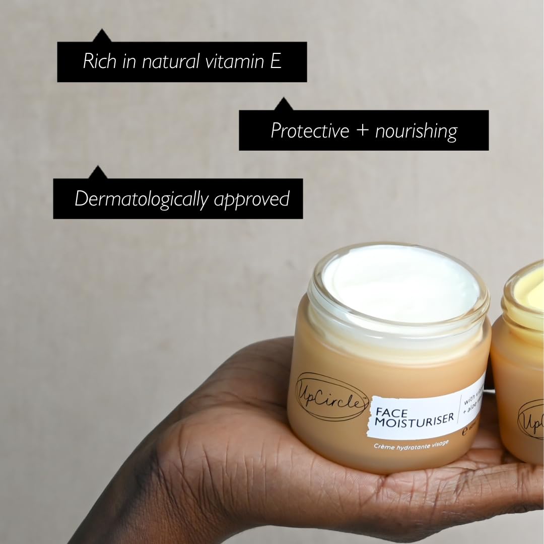 UPCIRCLE Ingredientes clave: argán, aloe vera y vitamina E para hidratación suave.