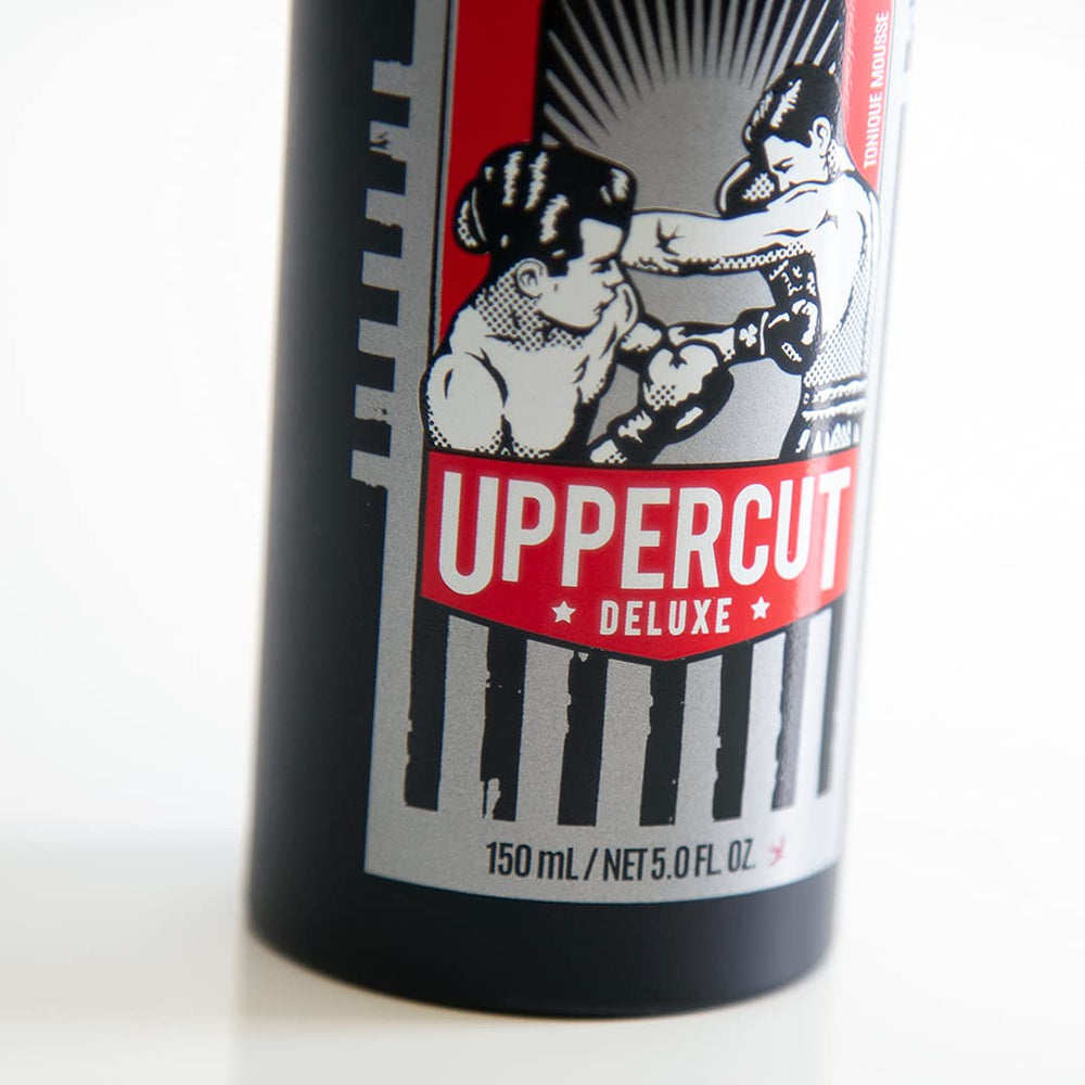 Aplicación sin desorden gracias a la bomba aireada del Tonico-Espuma de Uppercut Deluxe.