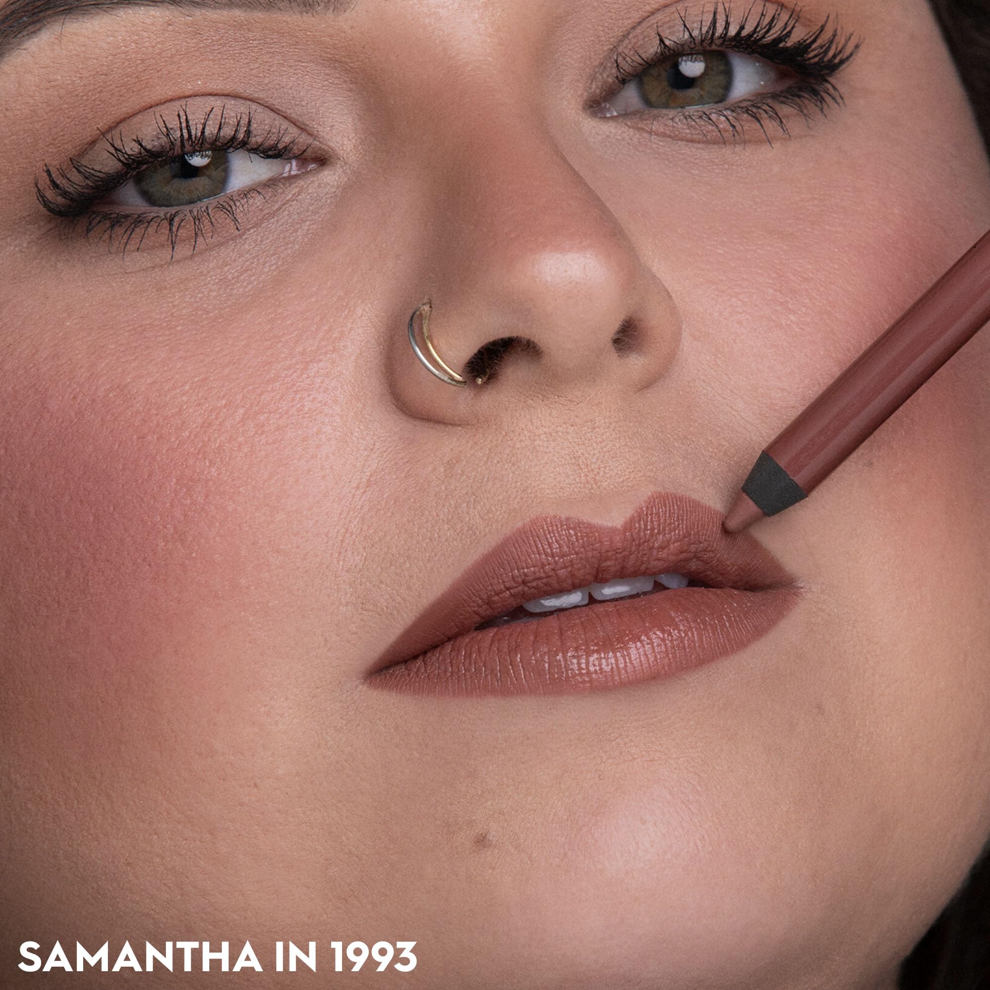 URBAN DECAY 24/7 fórmula hidratante con vitamina E para labios suaves.