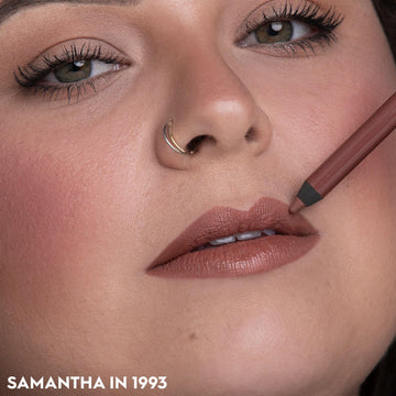 URBAN DECAY 24/7 fórmula hidratante con vitamina E para labios suaves.