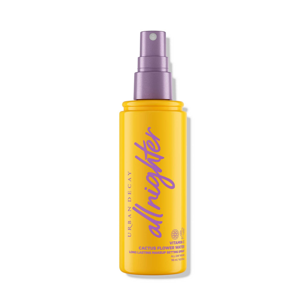 Urban Decay All Nighter : bouteille hydratante à la vitamine C pour un teint frais.