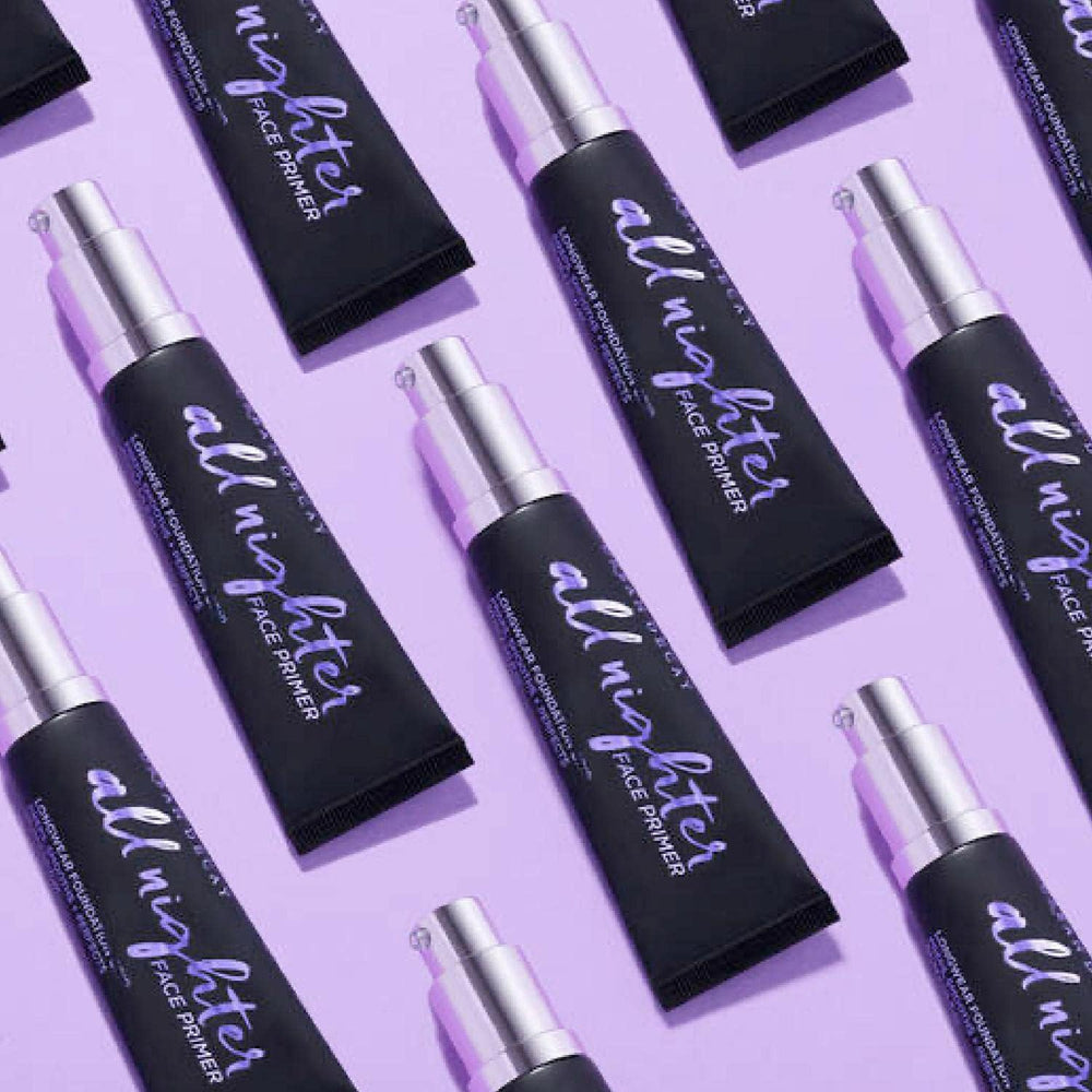 URBAN DECAY All Nighter primer-hidratacion-sutil ofrece hidratación sin sensación pesada.