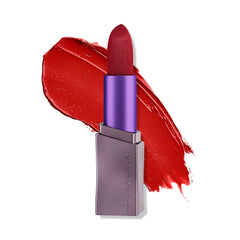 Barra de labial hidratante URBAN DECAY Bad Blood, envase elegante para retoques diarios.