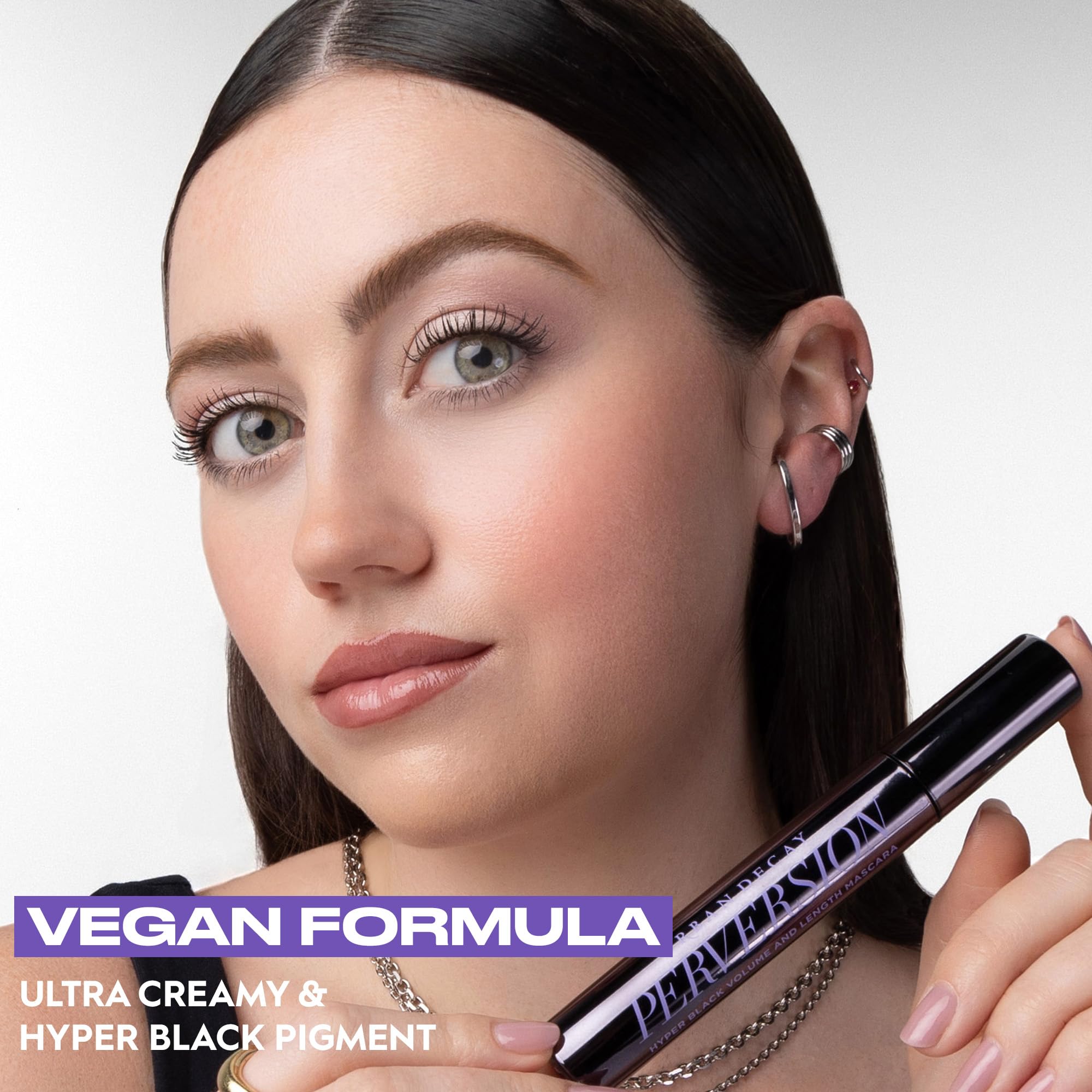 URBAN DECAY Perversion Mascara: cepillo suave que recubre desde la raíz.