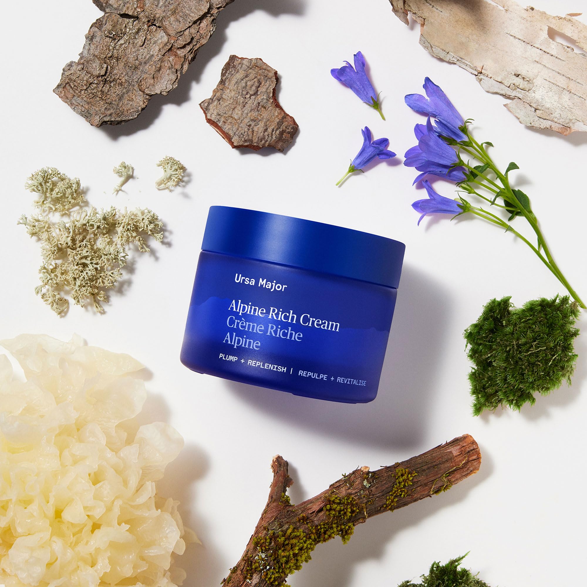 Ursa Major Alpine Rich Cream, ingredientes clave como Tremella para hidratación.
