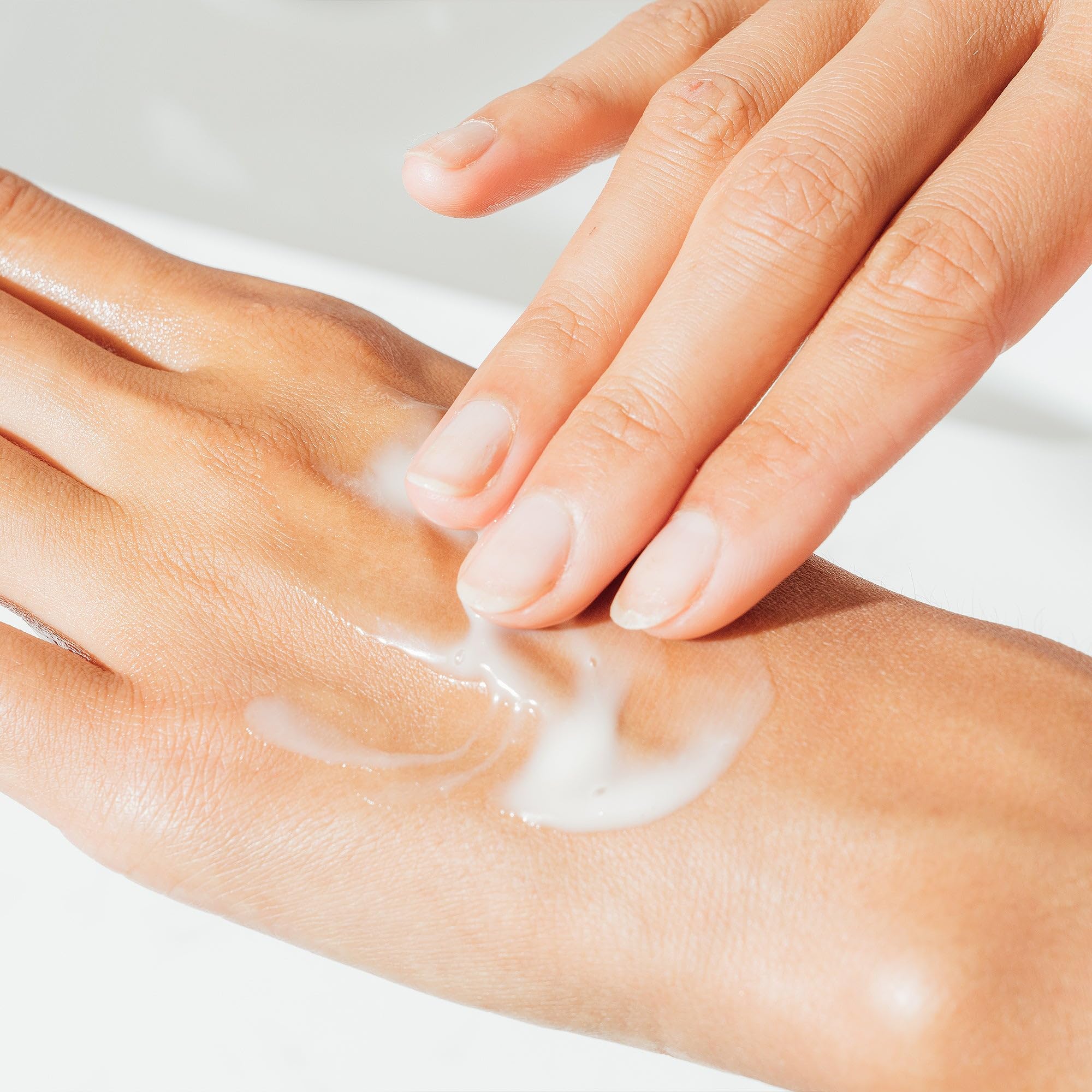 Ursa Major Gel Hidratante, aroma herbal suave para experiencia agradable