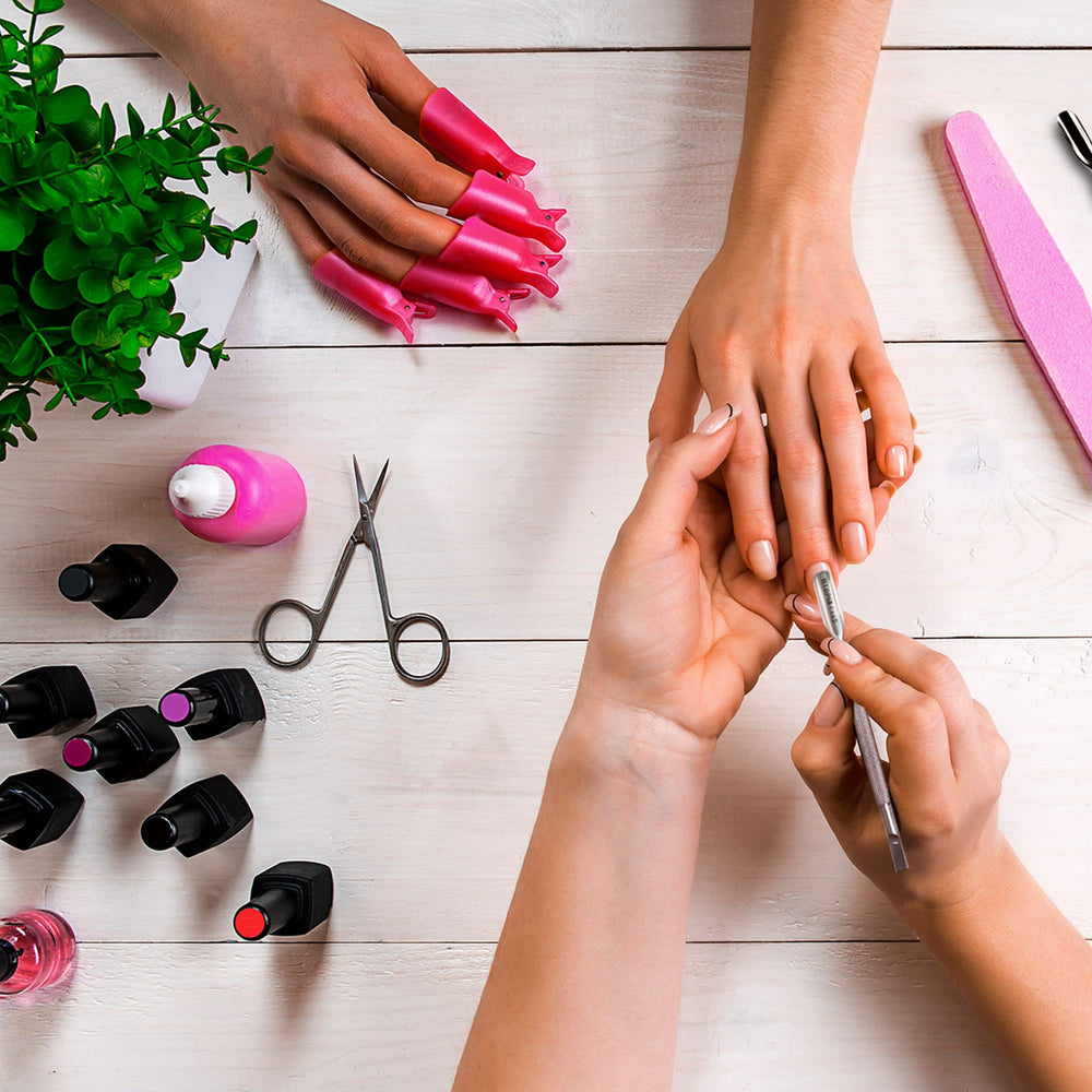 Utopia Care limpiador de uñas para eliminar residuos de cutícula con precisión.