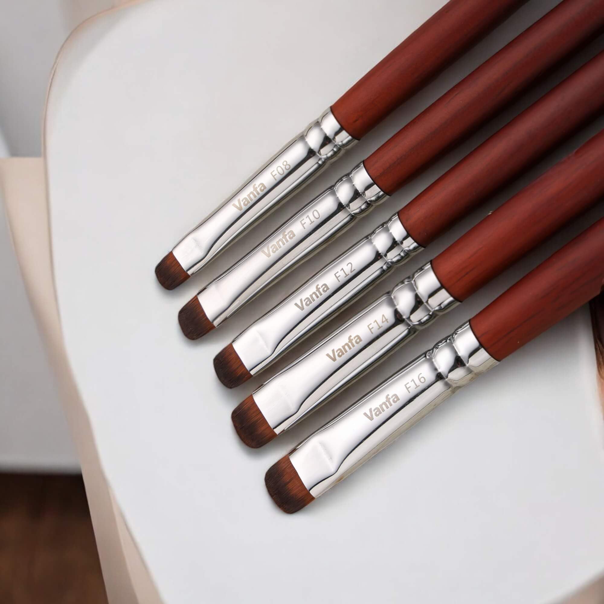 Vanfa brocha francesa para manicura francesa, ayuda a lograr líneas limpias.