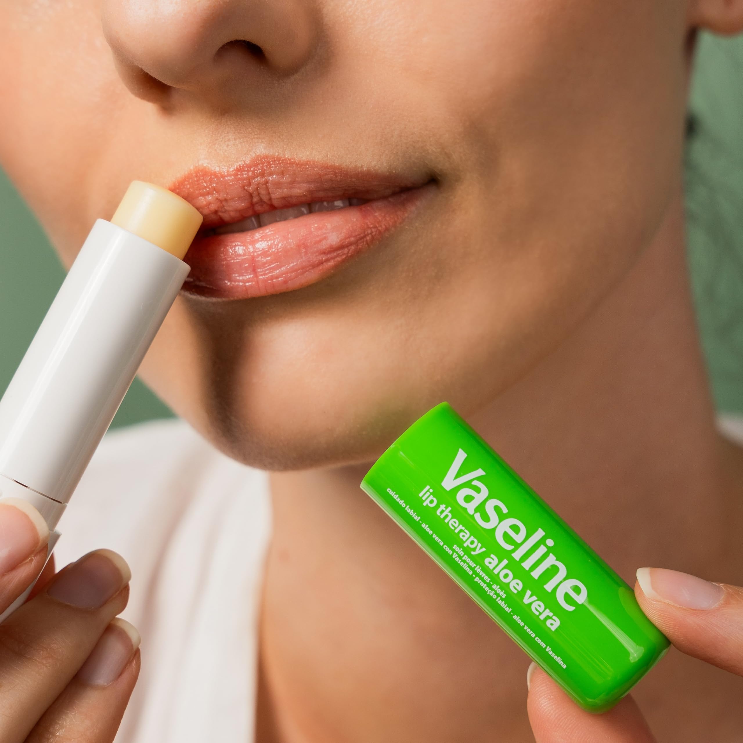 Vaseline balsamo labial aloe vera, envase compacto ideal para bolso
