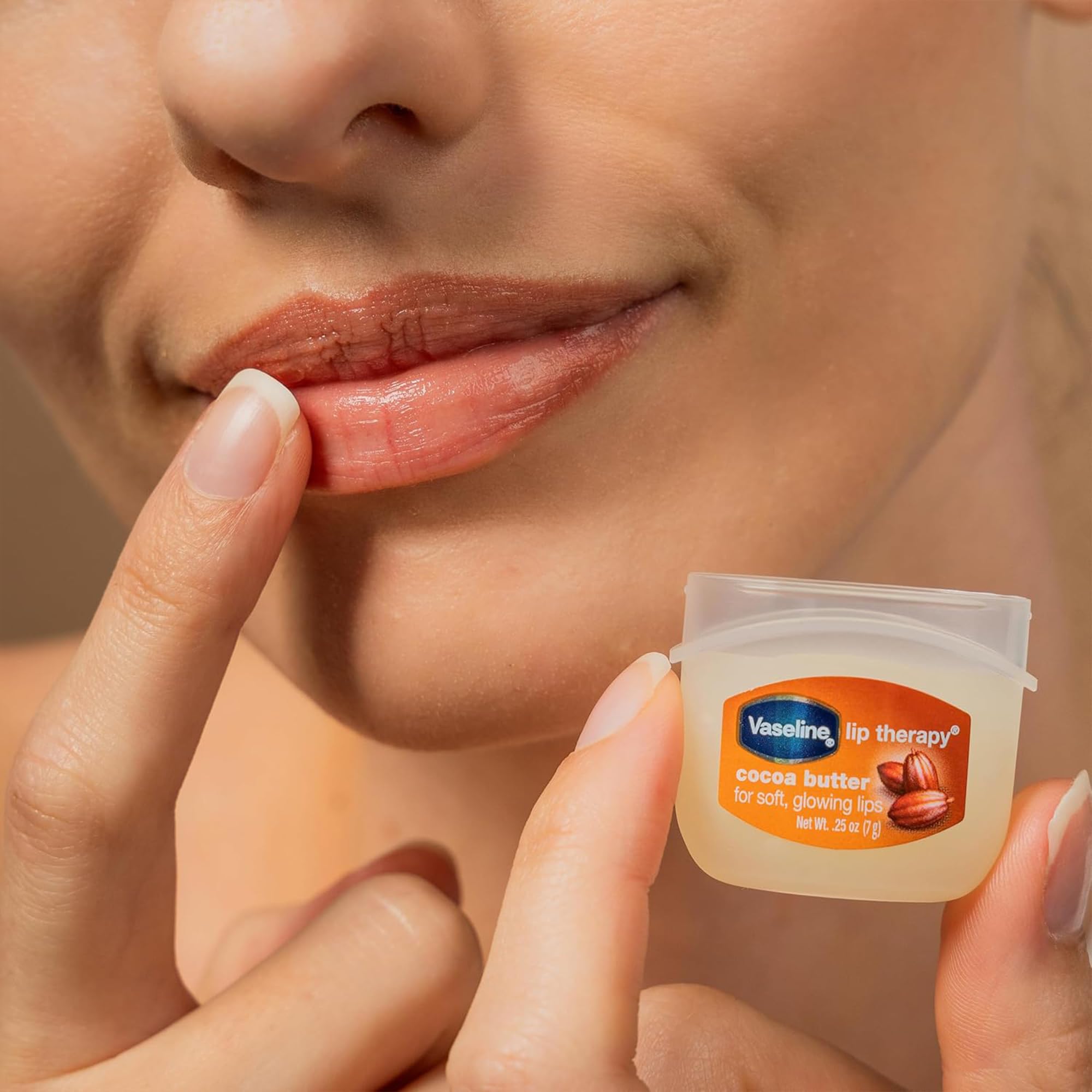 Vaseline Lip Therapy Cocoa Butter, balm mini con aroma suave.