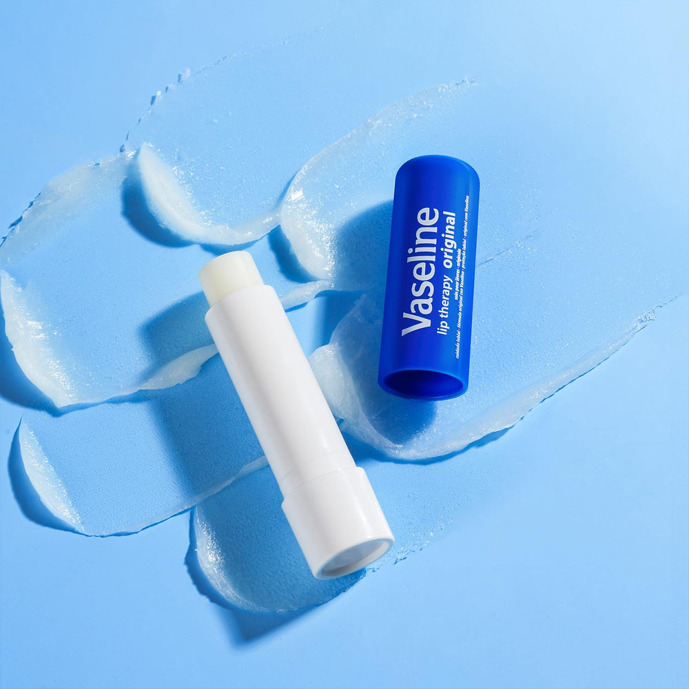 Vaseline Lip Therapy envase compacto, fácil de guardar en bolso.