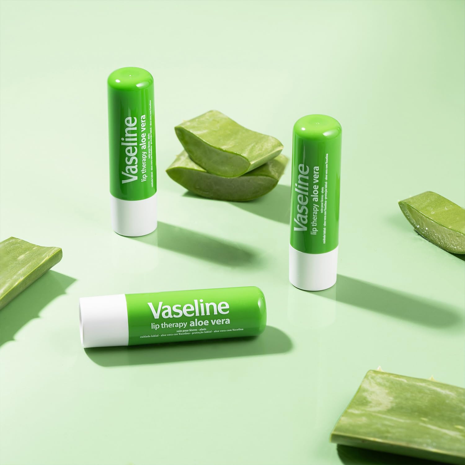 Vaseline Lip Therapy hidratación prolongada gracias al humectante.