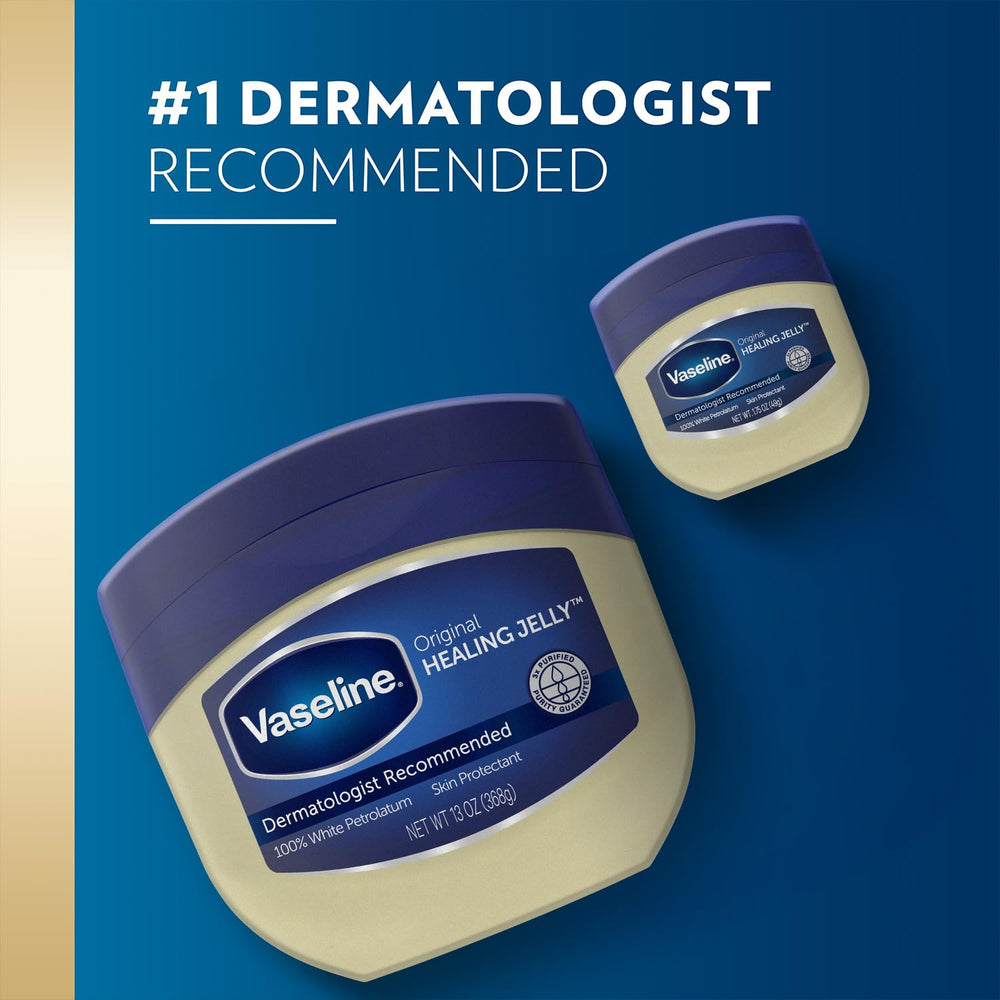 Cuidado de tatuajes con Vaseline para hidratación ligera.