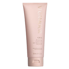 VEGAMOUR GRO Revitalizing Conditioner: botella elegante lista para uso diario.