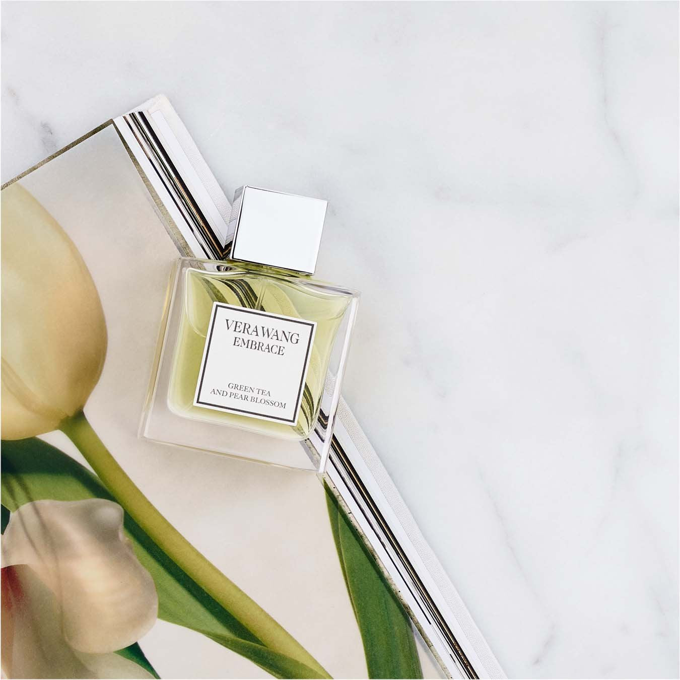 Frasco de Vera Wang Embrace para uso diario y estilo sofisticado