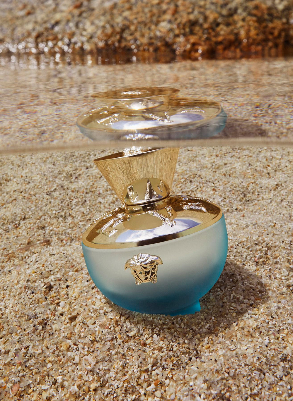 Etiqueta-detalle de Dylan Turquoise Pour Femme muestra elegancia y fragancia.