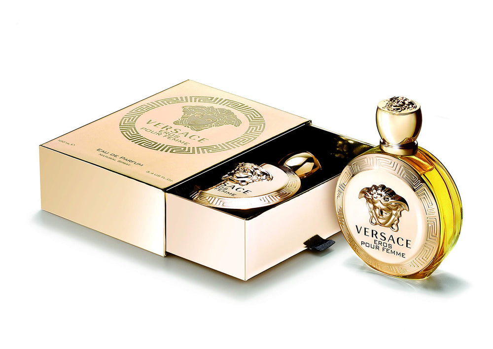 Versace Eros Pour Femme: botella elegante para uso diario y ocasiones.