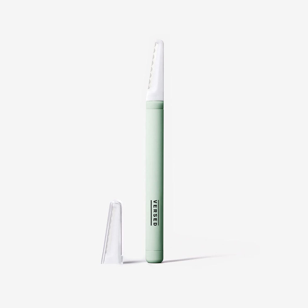 Versed dermaplanado: hoja de borde simple para exfoliación precisa.