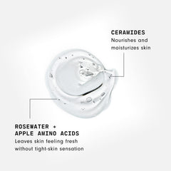 Rostro lavándose con Versed para una limpieza suave y efectiva.