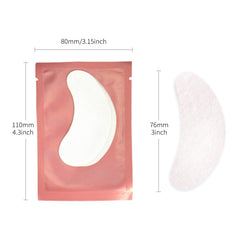 Detalle del parche hidrogel rosado para uso en extensiones de pestañas.