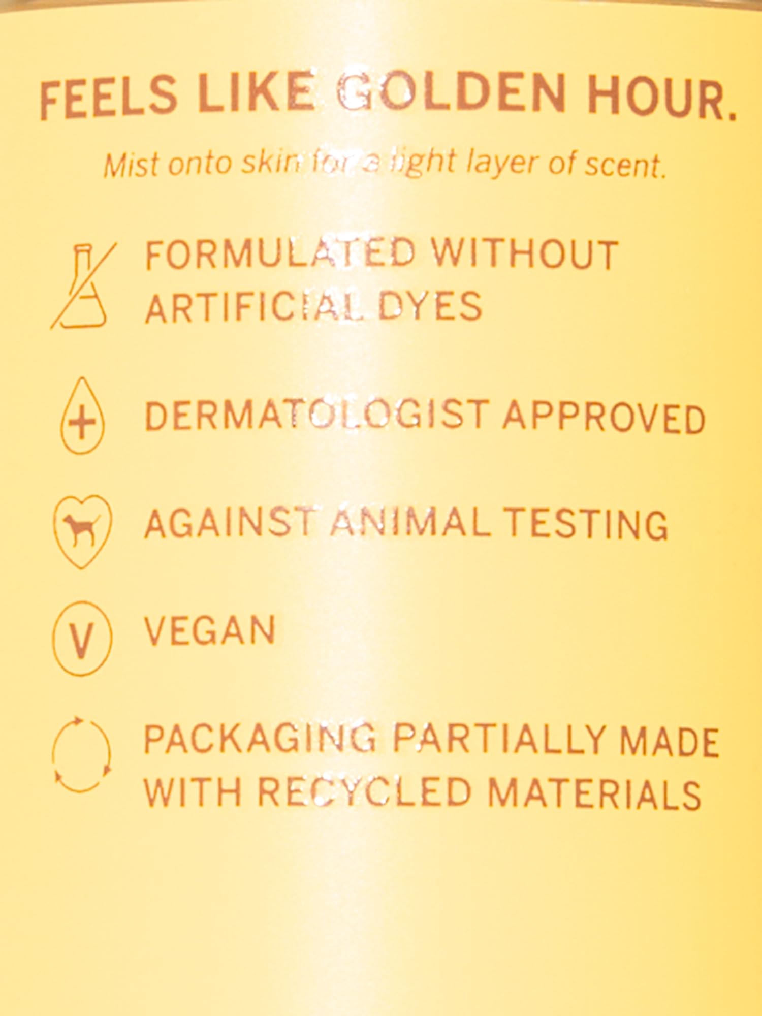 Victoria's Secret bruma corporal rosa vainilla soñada; aroma de coco y caramelo.