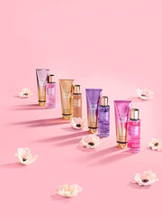Notas de cerezo en flor y durazno fresco en Love Spell.