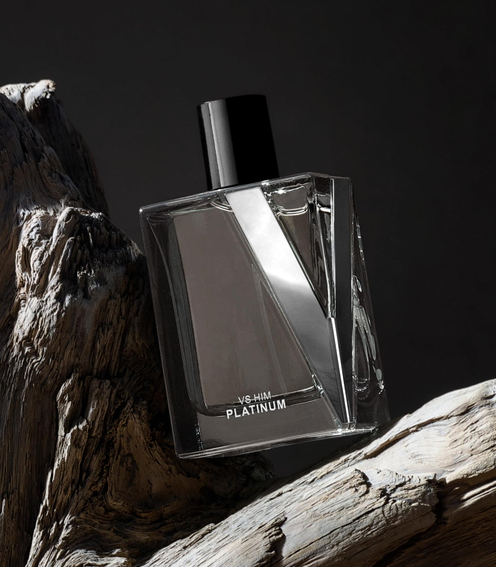 Victoria's Secret Platinum notes close-up: Sichuan pepper and violet leaf for a refined aroma.