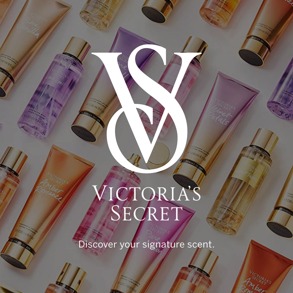 Aplicación de Pure Seduction Mist en muñeca, experiencia aromática coordinada.