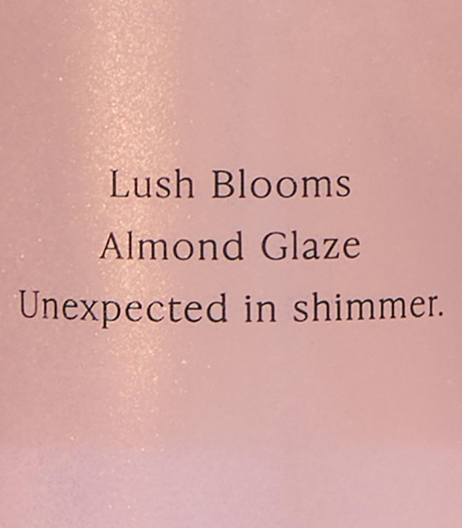 Victoria's Secret Velvet Petals Shimmer frasco brillante, brillo sutil en la piel