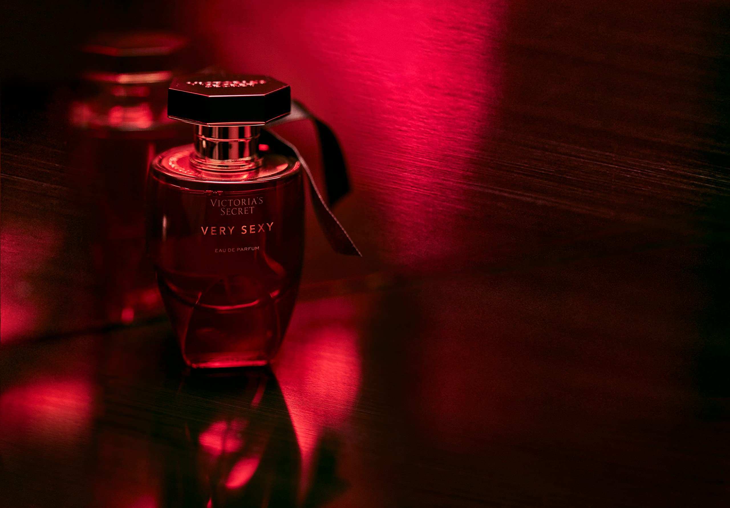 Uso diario con aroma sutil y persistente de Victoria's Secret Very Sexy.
