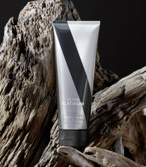 VS Him Platinum, notas aromáticas de pimienta Sichuan y musgo de roble.