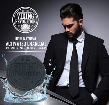Jabón con carbón activado y purificación de poros de Viking Revolution.